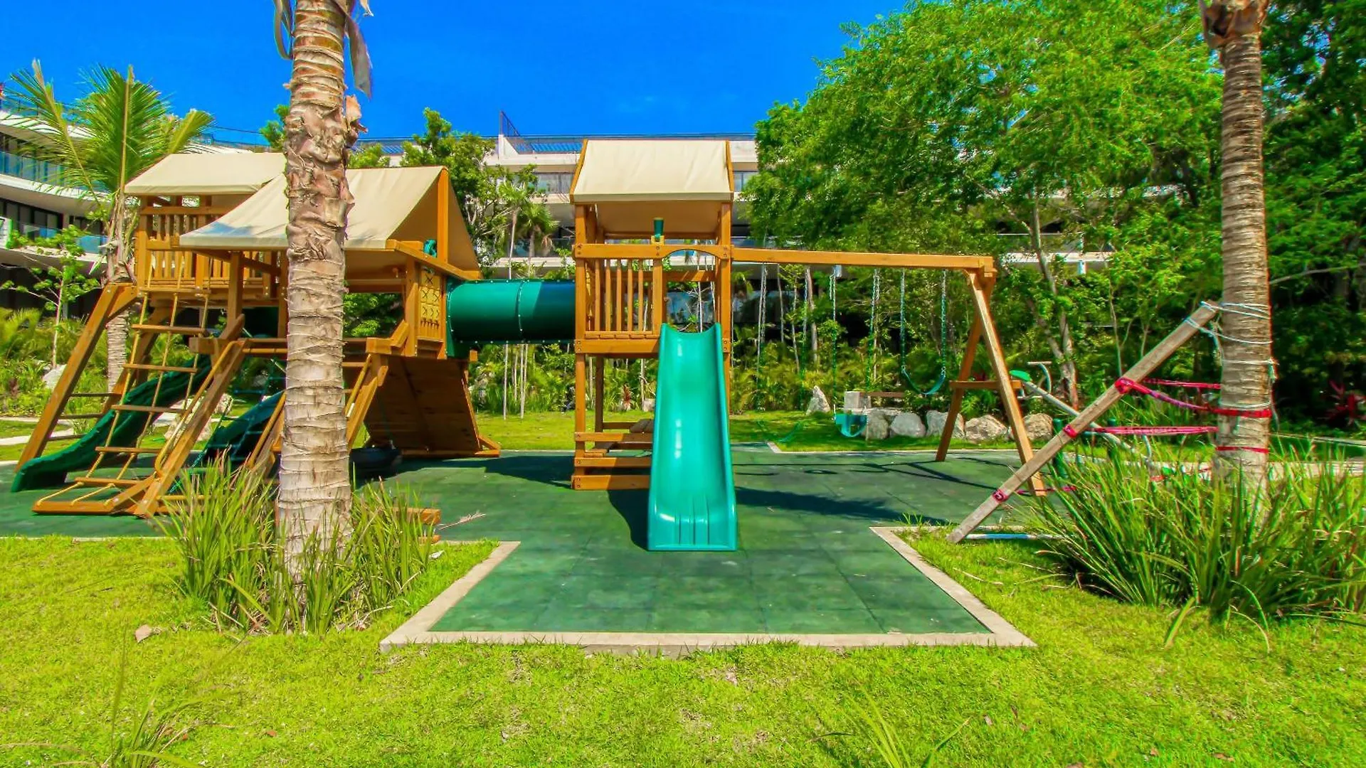 Lush Escape At Awa Playacar Apartment Playa del Carmen